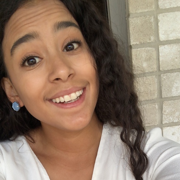 Meet your Posher, Zezie - Picture 2 of 2